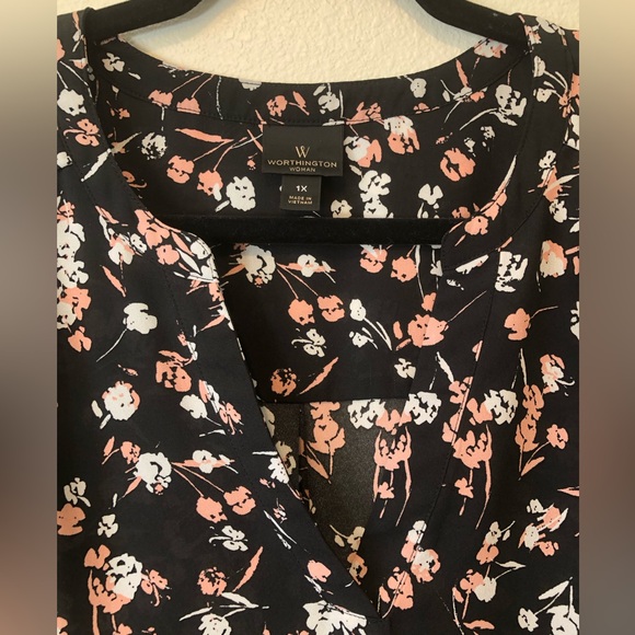 Worthington V-Neck Black Floral Blouse - Picture 3 of 4